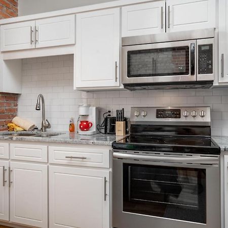 Апартаменты The Davis Lofts At Main Street - Unit 3D Роки-Маунт Экстерьер фото