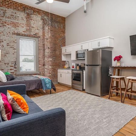 Апартаменты The Davis Lofts At Main Street - Unit 3D Роки-Маунт Экстерьер фото