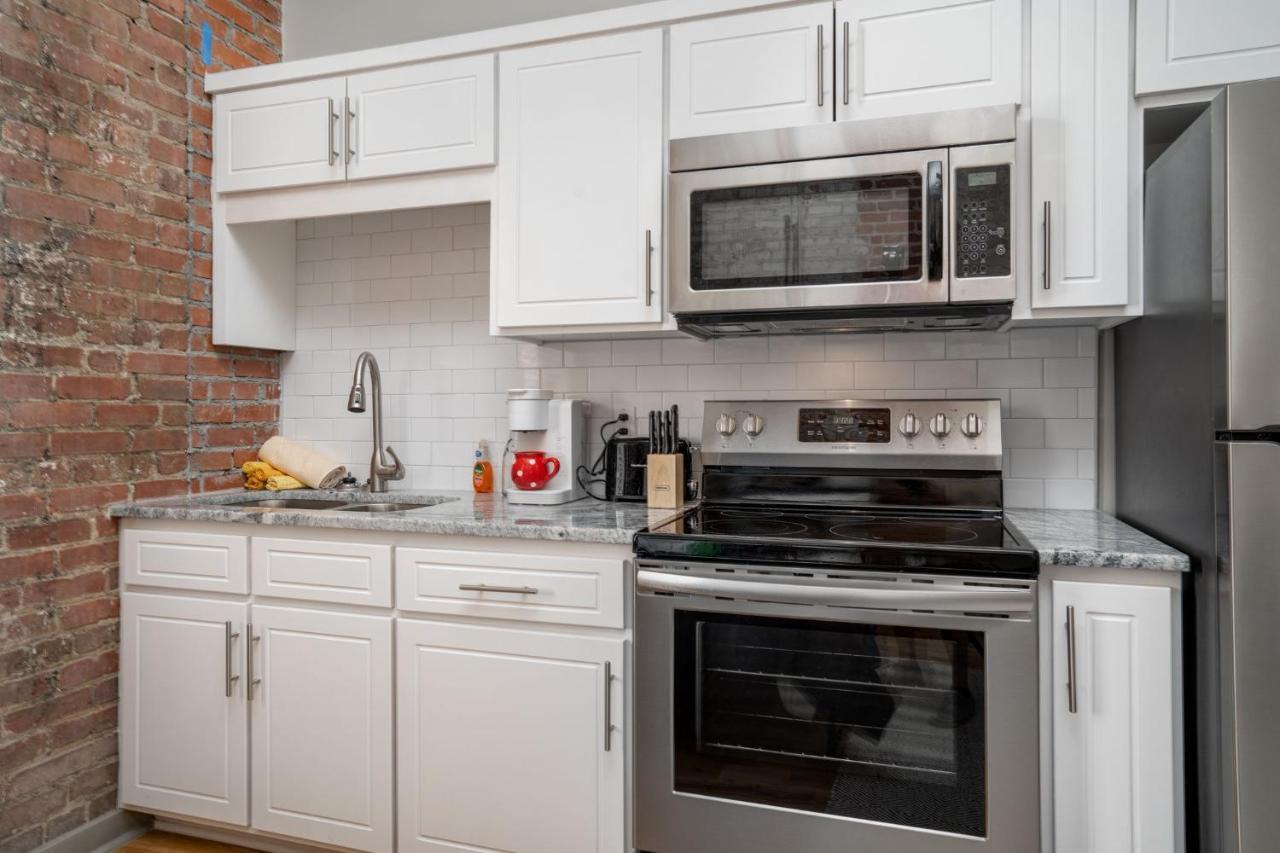 Апартаменты The Davis Lofts At Main Street - Unit 3D Роки-Маунт Экстерьер фото
